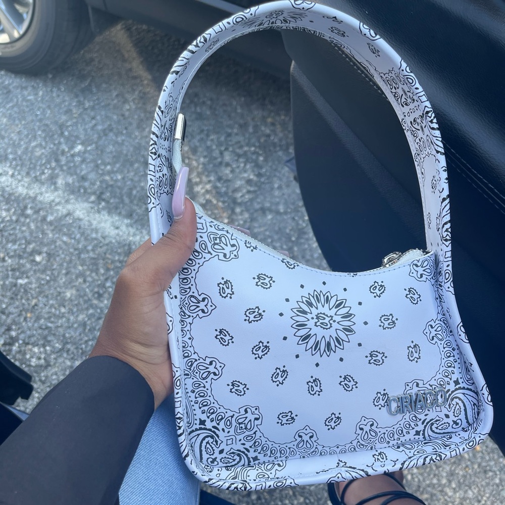 White & Black Paisley Ciriaco Handbag